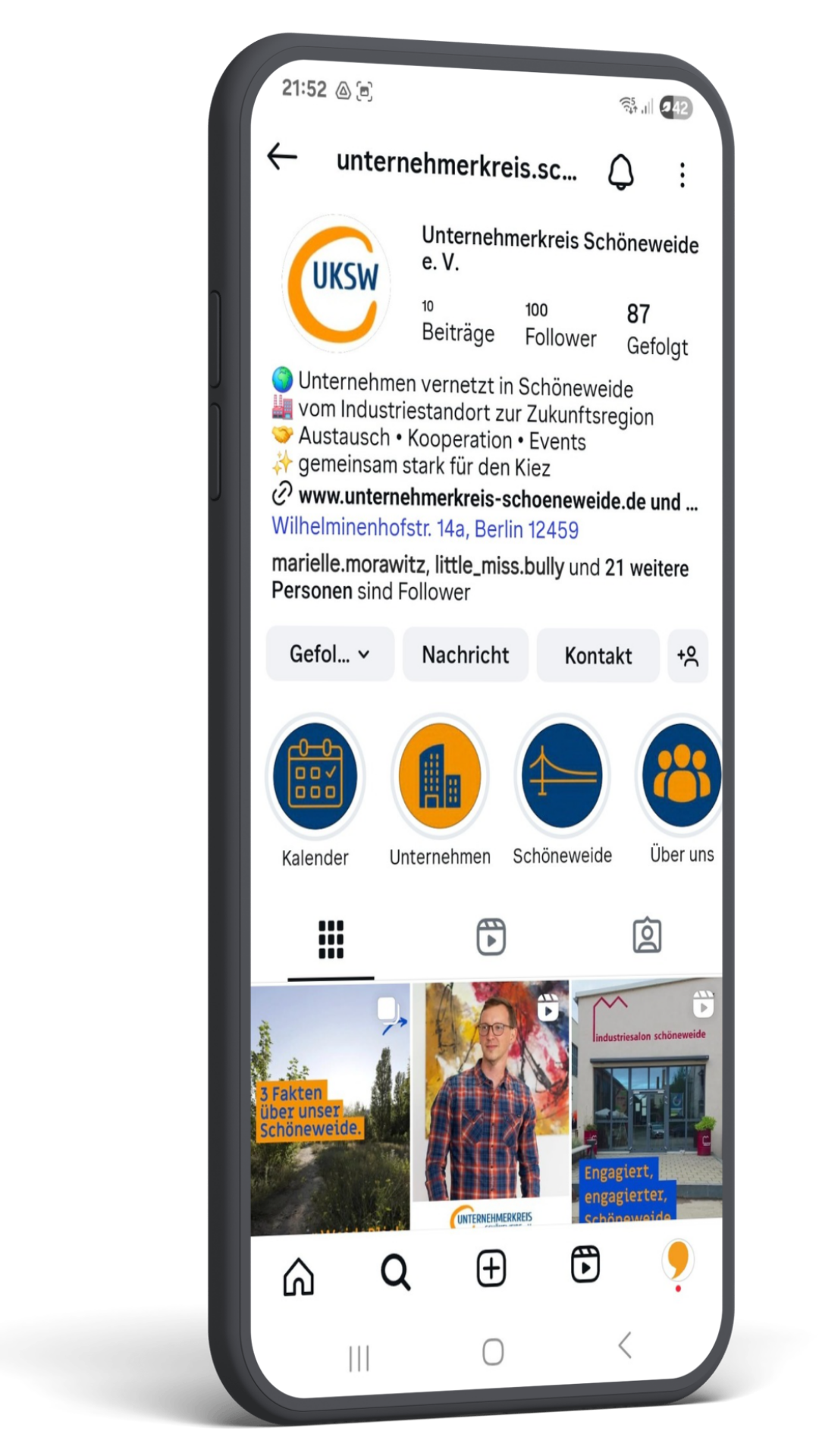 Smartphone mit Instagram-Profil des Unternehmerkreises Schöneweide